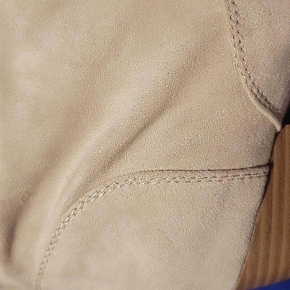 Cute Stone Colored Suede-like Boots with Knot Accents on the backs--size 8.5 - Picture 5 of 8